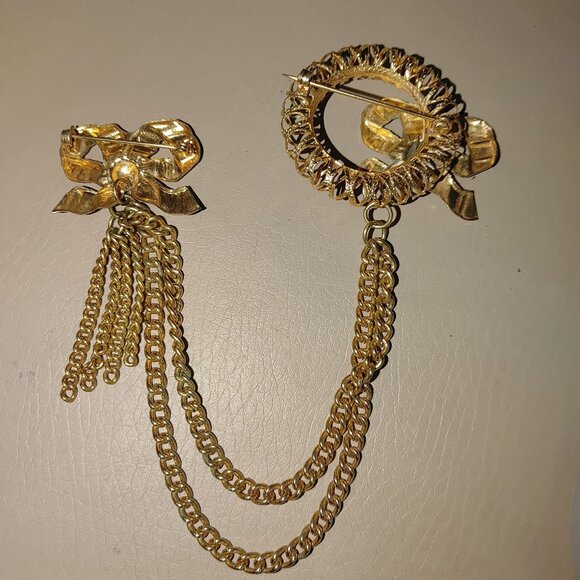 Swag Brooch Yellow Gold Tone Bow Chain Pin Set Ornate Tassel Dangle Detailing - Picture 9 of 14